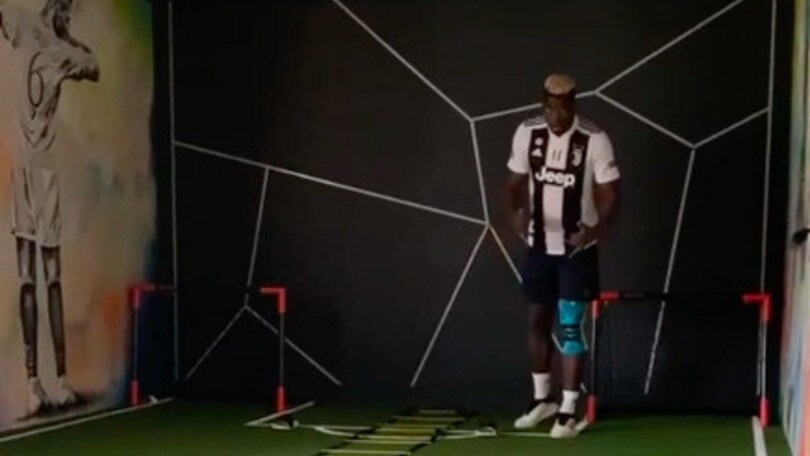 Pogba, allenamento con la maglia della Juve e omaggio a Matuidi