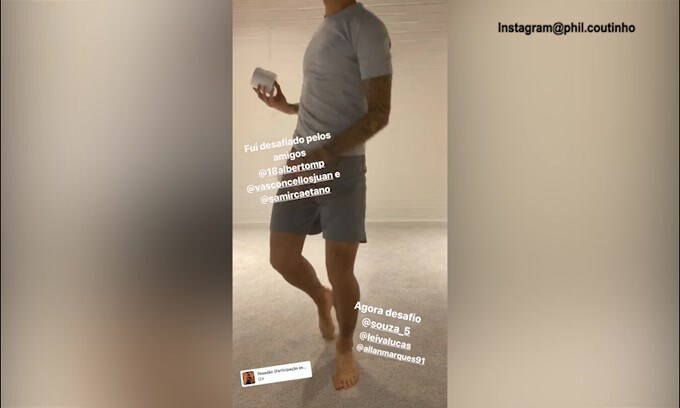 Palleggi con carta igienica per Coutinho