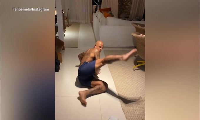 Felipe Melo cambia la sfida social: entrata da cartellino rosso!