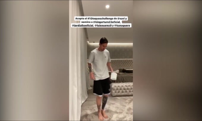 Messi campione anche con la carta igienica