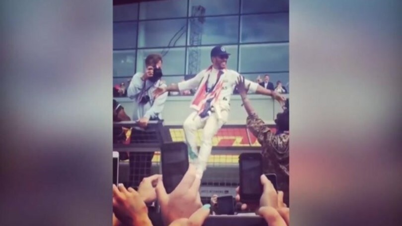 Coronavirus: Hamilton rassicura sulla sua salute