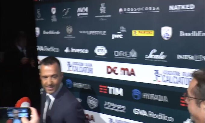Coronavirus, Cristiano Ronaldo e Mendes scendono in campo