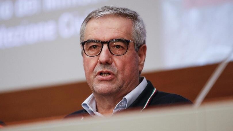 Coronavirus, 651 morti nelle ultime 24 ore. Lieve calo nel contagio