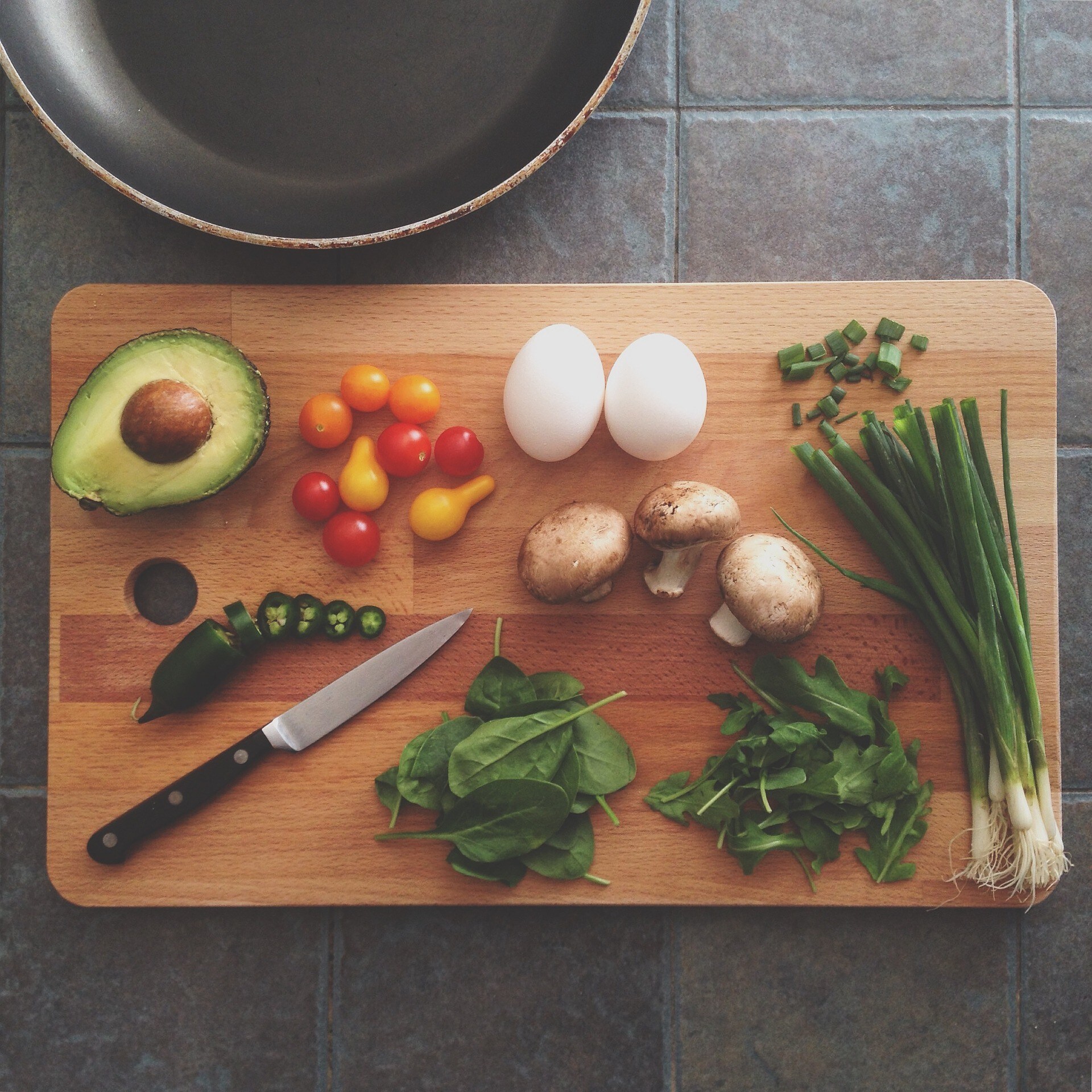 Cosa mangiare ora che siamo in casa, i dieci consigli nutrizionali