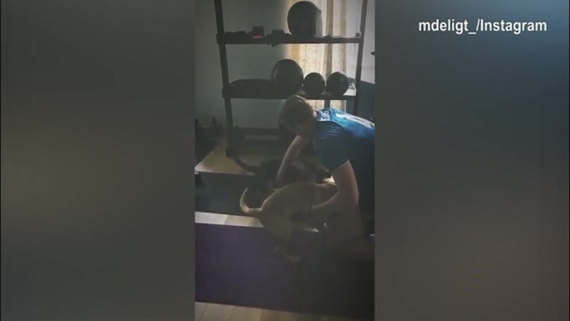 Juve, De Ligt è un tenero padrone con i cani