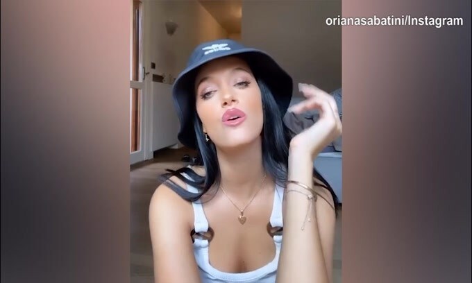 Oriana Sabatini festeggia il lancio della nuova canzone