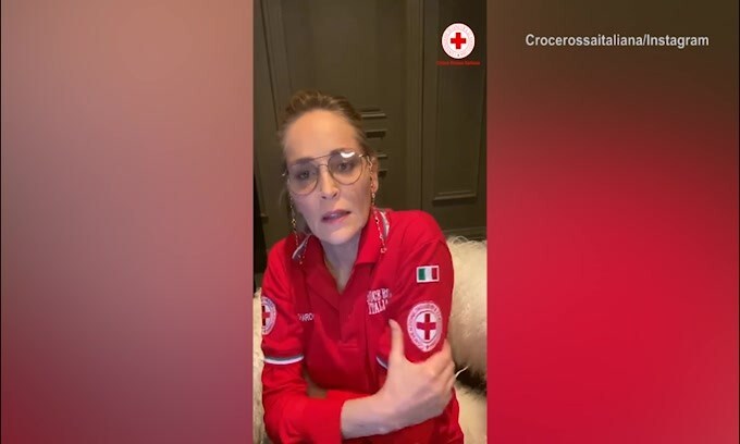 La commozione di Sharon Stone: "Grazie Croce Rossa Italiana"