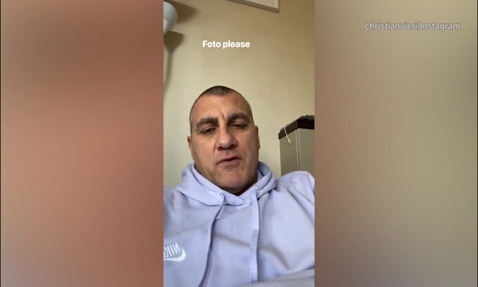 Vieri chiede "aiuto" ai fan: "Mandatemi foto di quando giocavo"