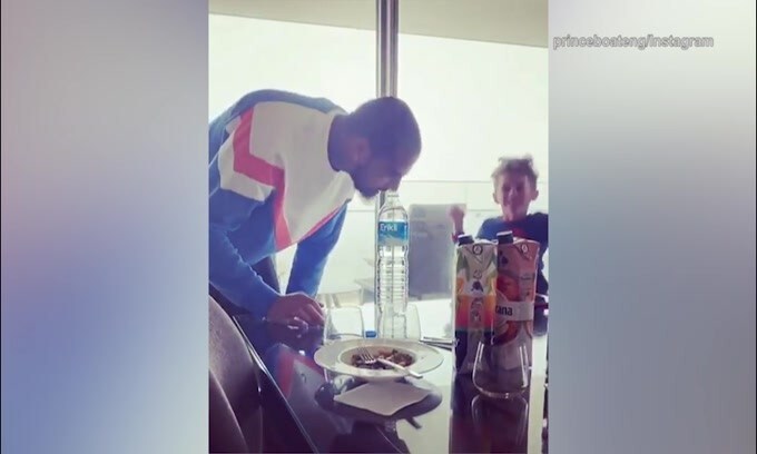 Boateng, simpatico scherzo alla nonna!