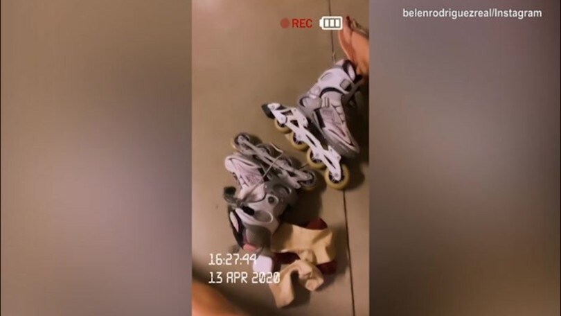 Belen Rodriguez è arrivata all'esaurimento: "Provo i pattini"