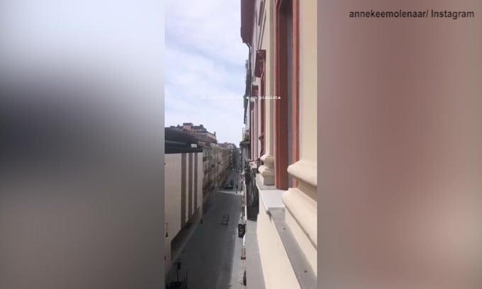 Quarantena, De Ligt si improvvisa cantante