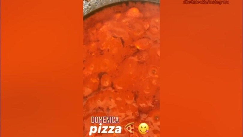 Diletta Leotta prepara la pizza della domenica