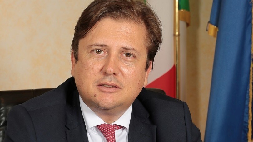 Il vice ministro Sileri annuncia la fase 2: "Sport individuale solo per 40 minuti"