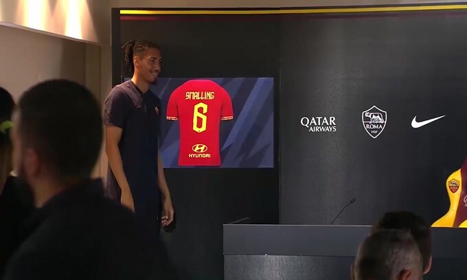 Manchester United pronto a cedere Smalling, la Roma è già pronta