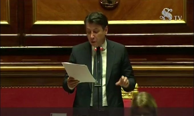 Conte: "Mascherine e distanza fino a che non ci sarà un vaccino"