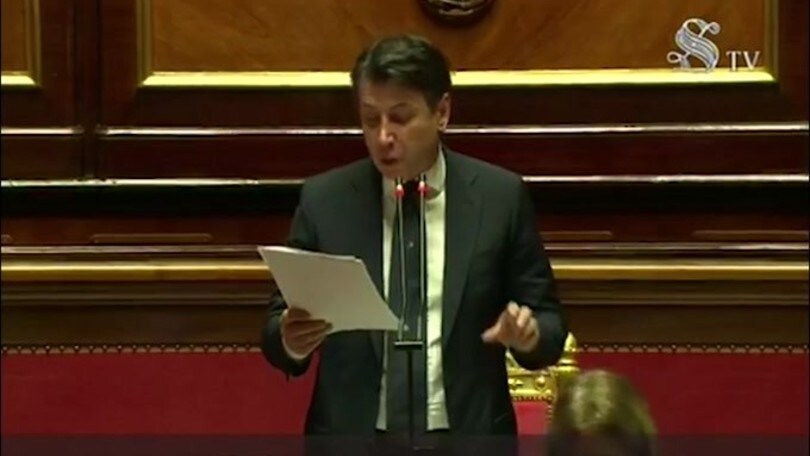 Conte: "Mascherine e distanza fino a che non ci sarà un vaccino"