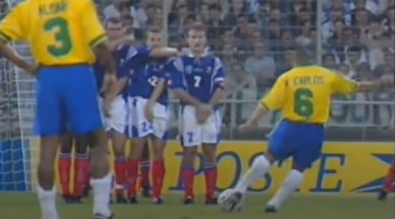 Roberto Carlos: "Vi svelo il segreto della punizione in Francia-Brasile"