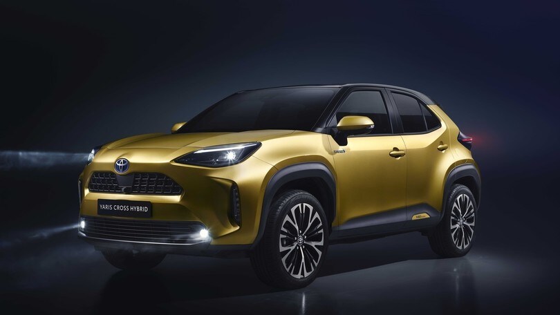 Nuova Toyota Yaris Cross: ibrida, compatta, grintosa