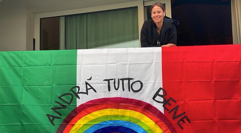 Federica Pellegrini, foto con il tricolore per il 25 aprile