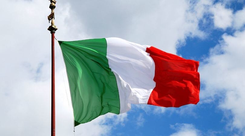 #UnPopoloNelTricolore, le vostre foto con la bandiera