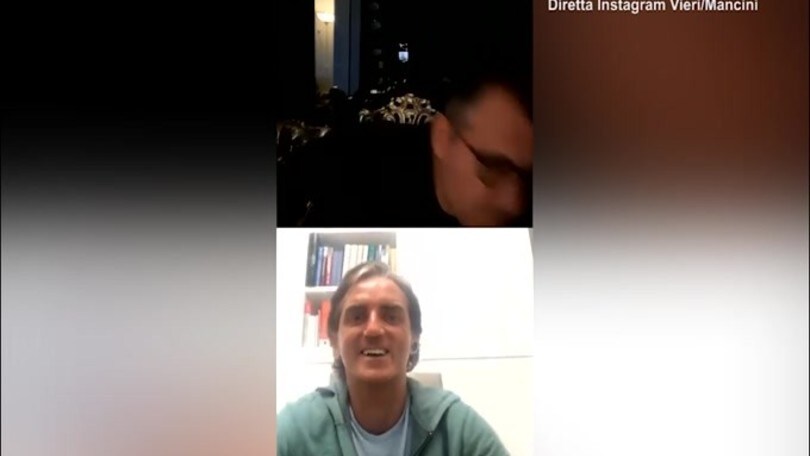 Mancini prende in giro Vieri: "Ti vedo dimagrito"