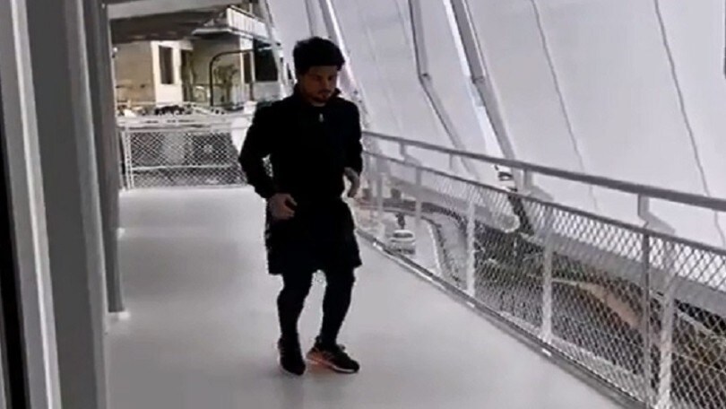 Napoli, Insigne fatica in balcone