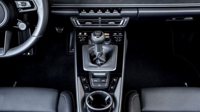 Porsche 911 Carrera S, disponibile il cambio manuale
