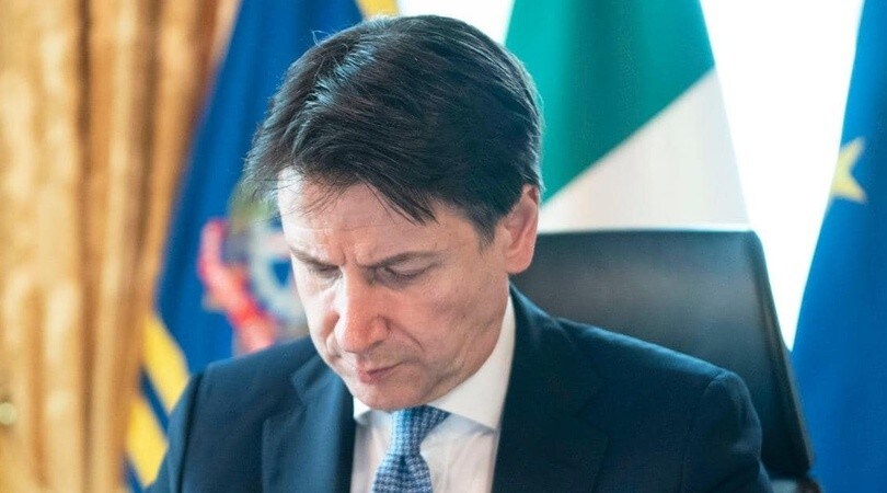 Coronavirus, Conte: "Mi scuso per il ritardo negli aiuti. In 4 milioni tornano a lavorare"