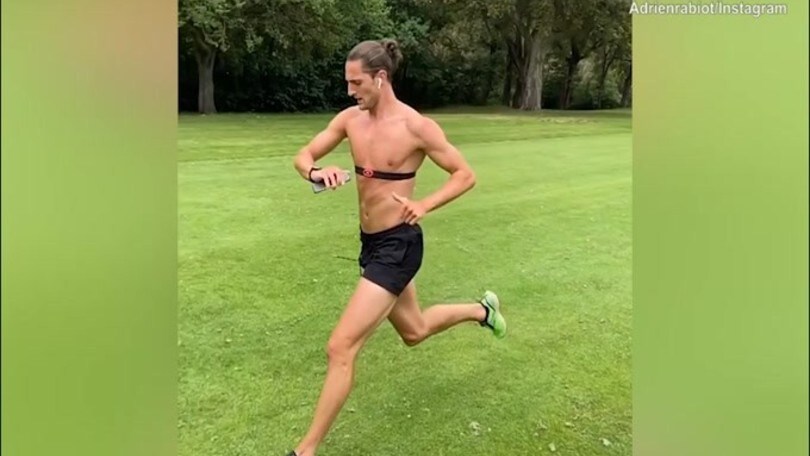 Rabiot, corsa nel prato di casa
