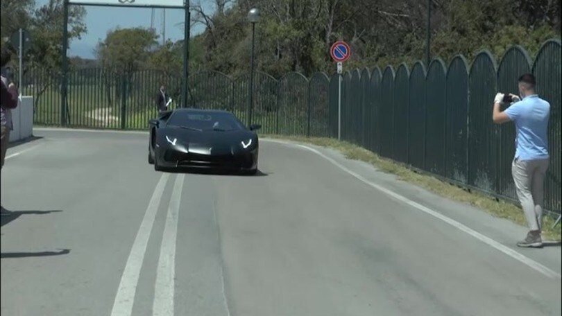 Napoli, i calciatori tornano a casa