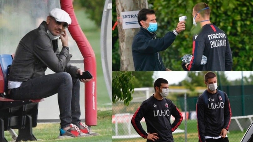 Il Bologna con la mascherina e Mihajlovic guarda l'allenamento