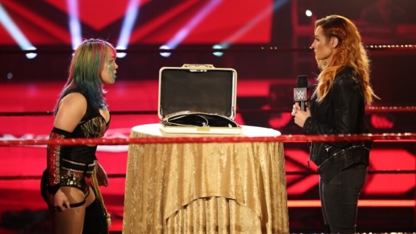 WWE, Becky Lynch è incinta: rinuncia alla cintura