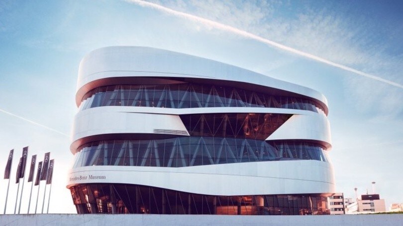 Mercedes-Benz Museum riapre al pubblico e si rilancia con un video emozionante