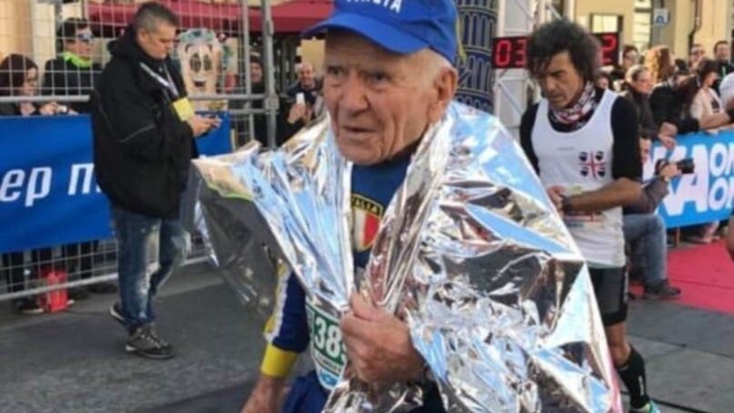 Il podista 91enne Angelo Squadrone: “Nel ’35 la malaria, quest’anno ho saltato Roma, sogno i mondiali in Canada”.