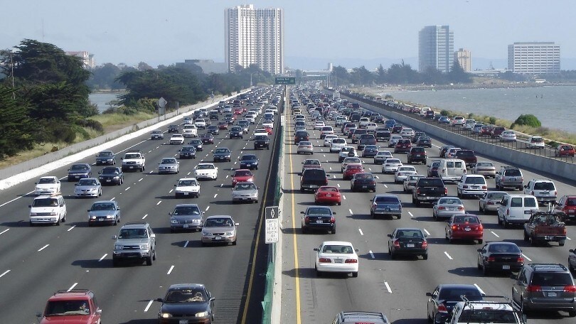 Coronavirus USA, automobilisti infrangono la quarantena e torna il traffico