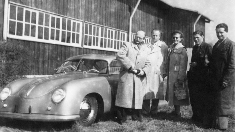 Porsche e la consegna in fabbrica: 70 anni di tradizione