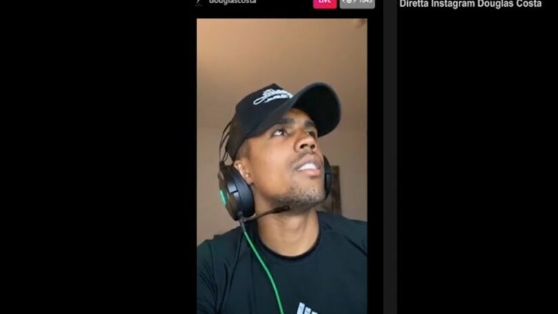 Douglas Costa: "Quando rientro? Chiedete al governo"
