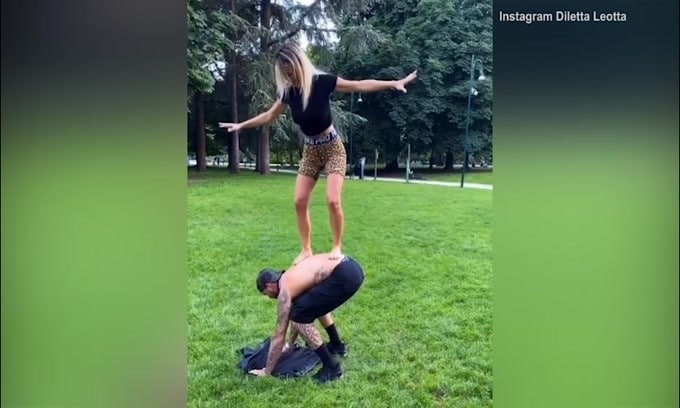 Diletta Leotta acrobata con King Toretto