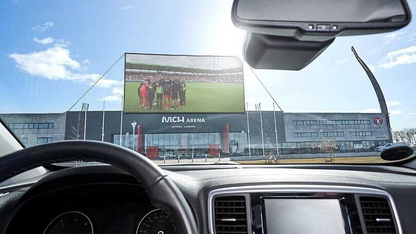 In Danimarca e Germania tutti al drive-in per tifare la propria squadra