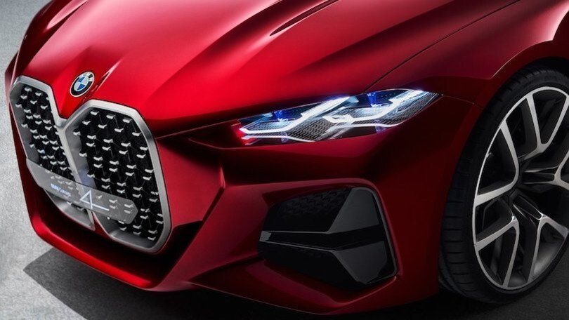 Nuova BMW Serie 4 Coupé sorprende e mostra il frontale