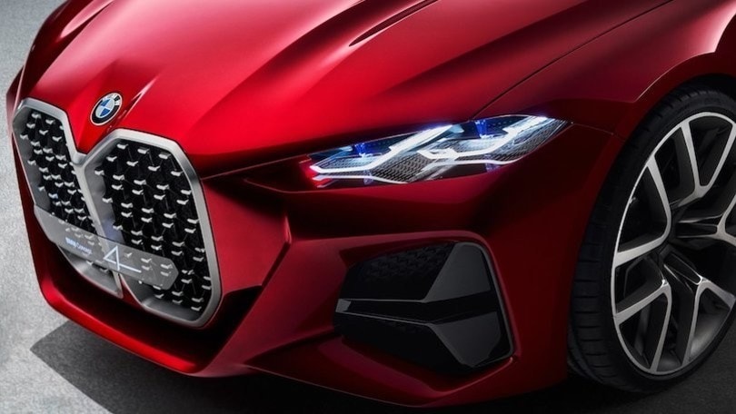 Nuova BMW Serie 4 Coupé sorprende e mostra il frontale