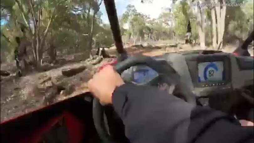Daniel Ricciardo corre su strada