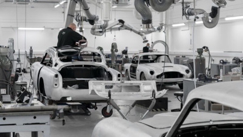 Aston Martin DB5, serie speciale per l'icona di Goldfinger