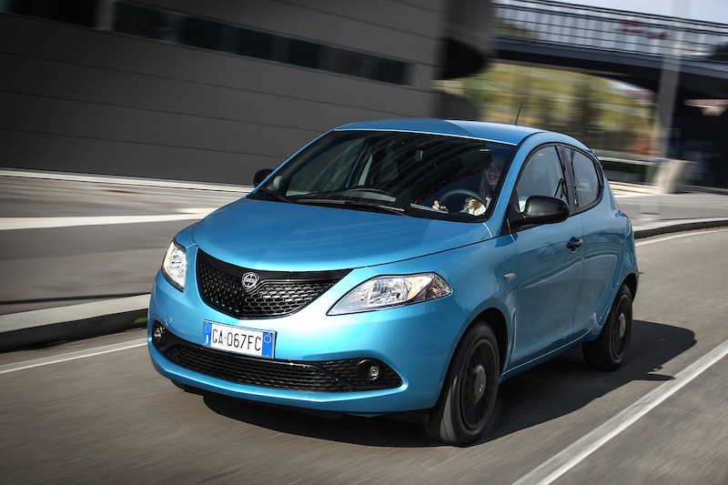 Nuova Lancia Ypsilon Hybrid EcoChic: tutti gli scatti