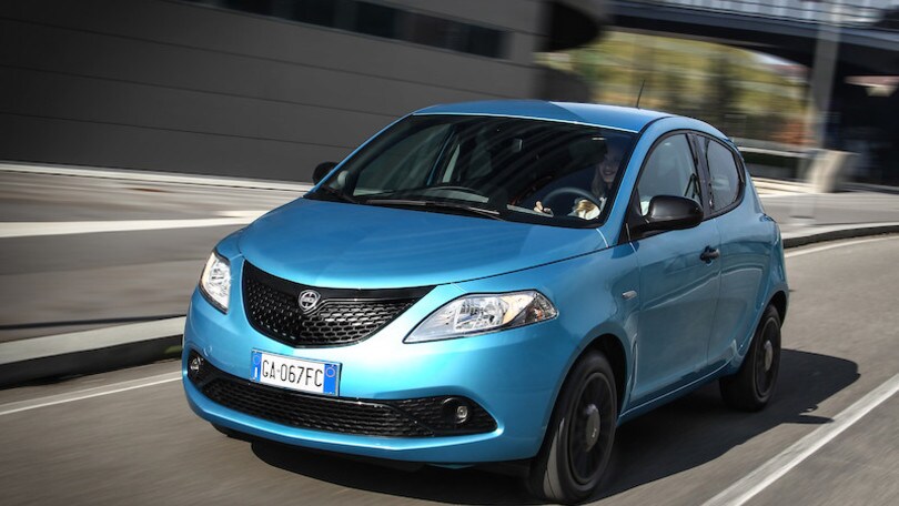 Nuova Lancia Ypsilon Hybrid EcoChic: tutti gli scatti