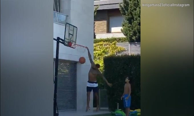 Vidal, schiacciata in stile Nba!