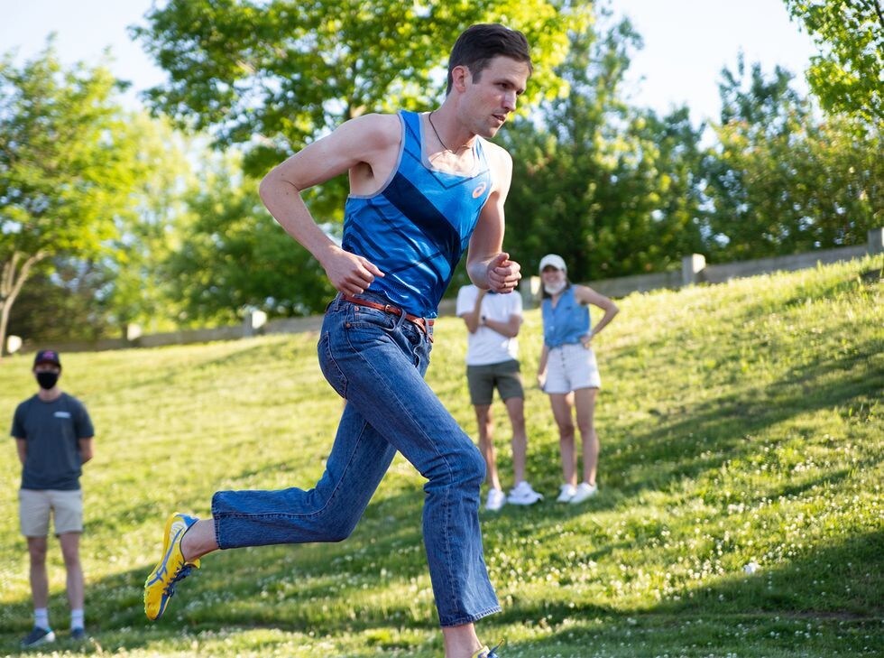 A Johnny Gregorek il record del miglio corso in Blue Jeans