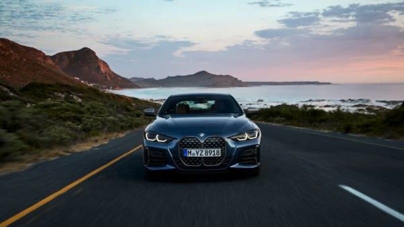 Nuova BMW Serie 4 Coupé, rivoluzione estetica con il doppio rene