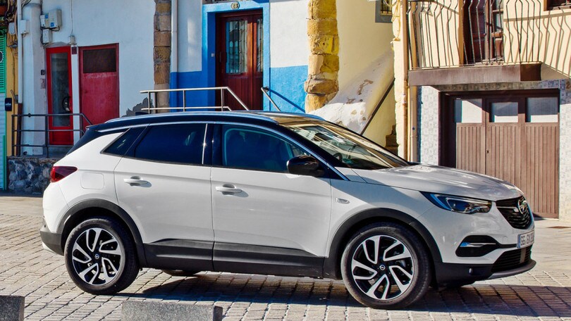 Opel Grandland X, test su strada VIDEO