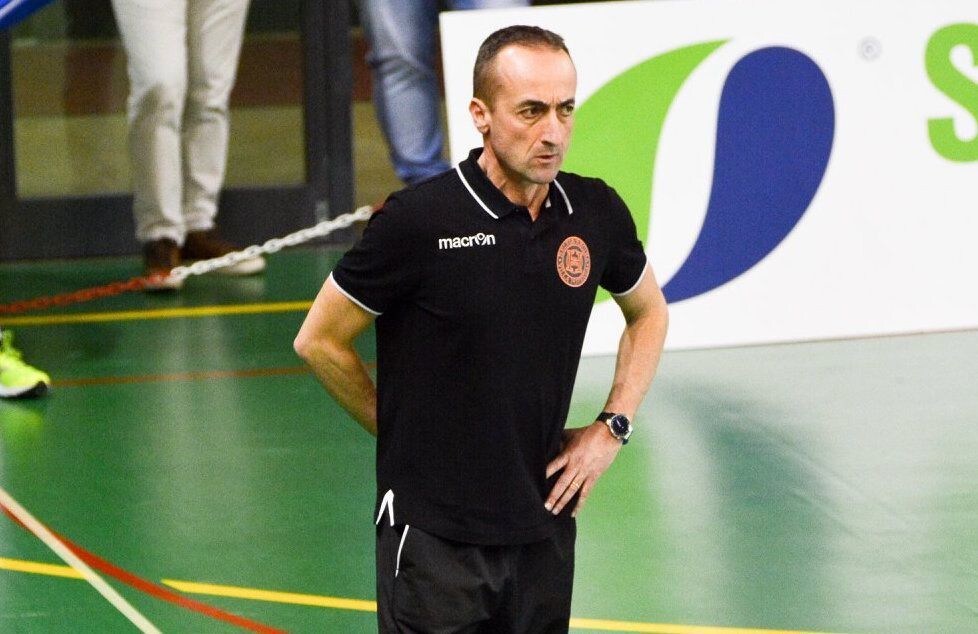 Luca Paniconi resta sulla panchina di Macerata